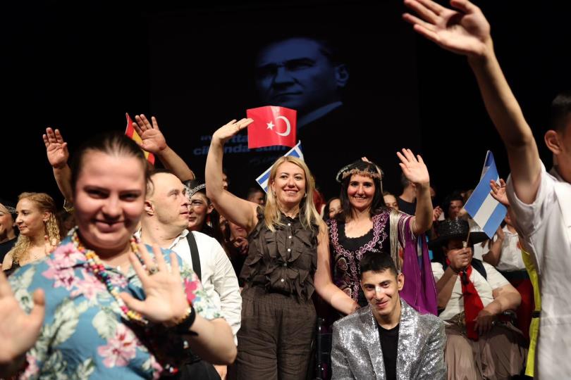 Merkezefendi Engelsiz Yaşam Akademisi’nde Yıl Sonu Coşkusu Yaşandı